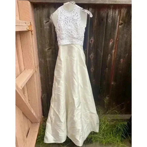 Demetrios Wedding Dress - Picture 7 of 7